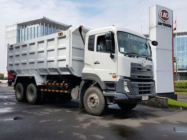 Dump truck 24 m³